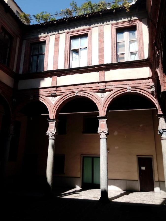ℒovely & ℰlegant Studio Next To Duomo/Missori Milan Bagian luar foto