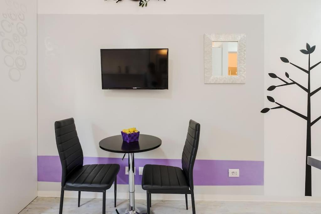 ℒovely & ℰlegant Studio Next To Duomo/Missori Milan Bagian luar foto