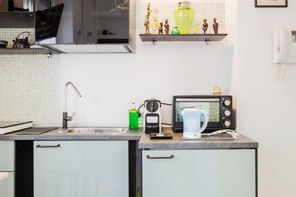 ℒovely & ℰlegant Studio Next To Duomo/Missori Milan Bagian luar foto