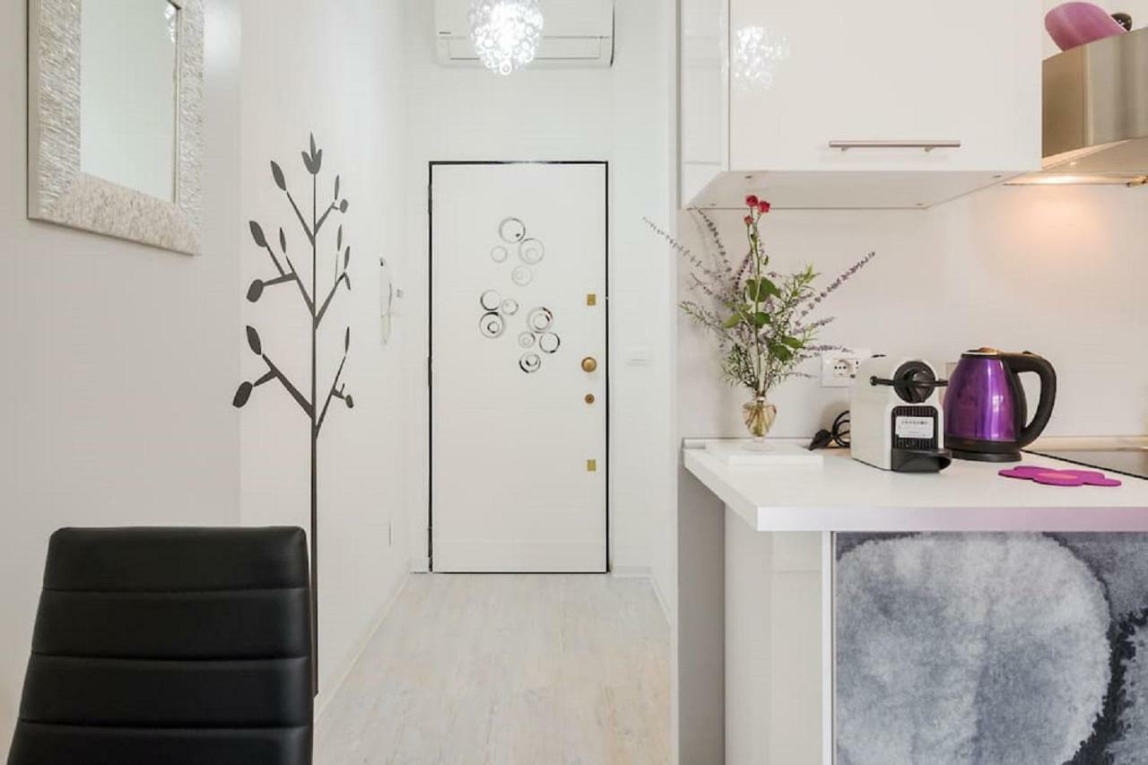 ℒovely & ℰlegant Studio Next To Duomo/Missori Milan Bagian luar foto