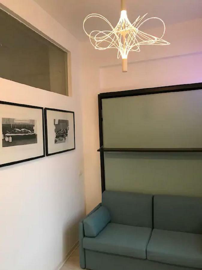 ℒovely & ℰlegant Studio Next To Duomo/Missori Apartment Milan Bagian luar foto