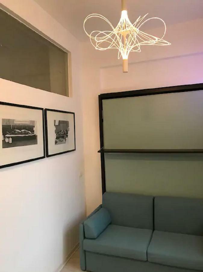 ℒovely & ℰlegant Studio Next To Duomo/Missori Milan Bagian luar foto