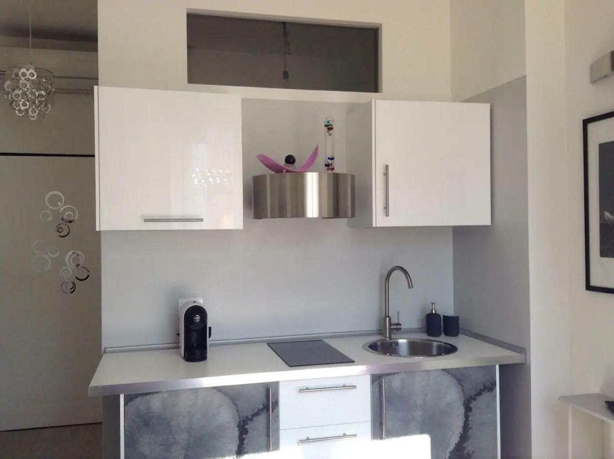 ℒovely & ℰlegant Studio Next To Duomo/Missori Milan Bagian luar foto
