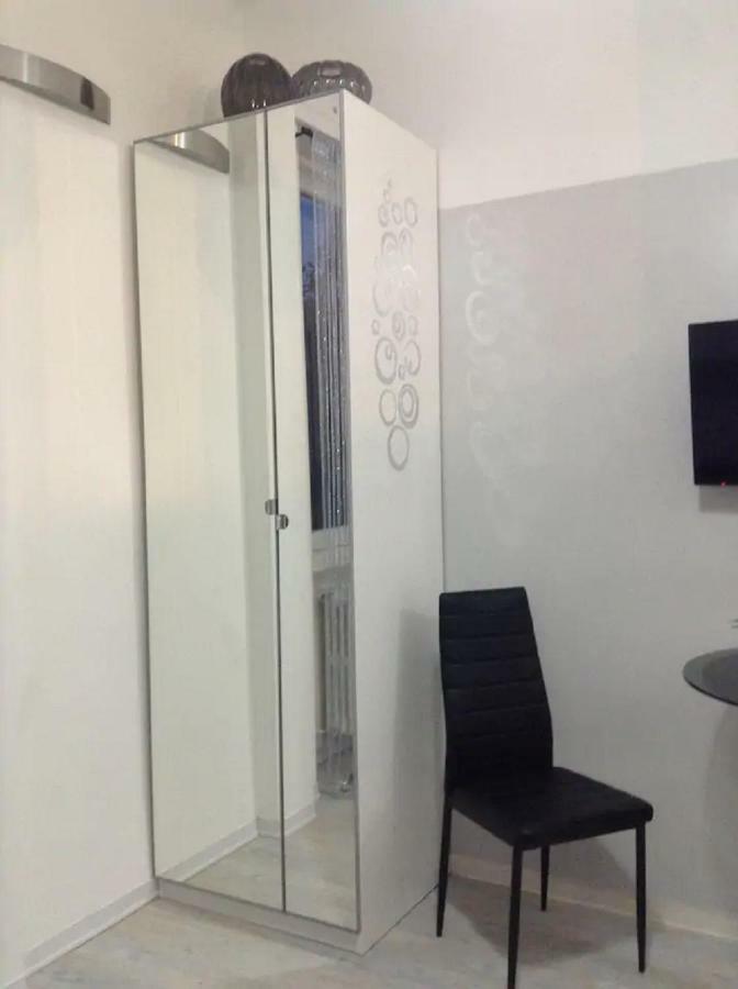 ℒovely & ℰlegant Studio Next To Duomo/Missori Milan Bagian luar foto