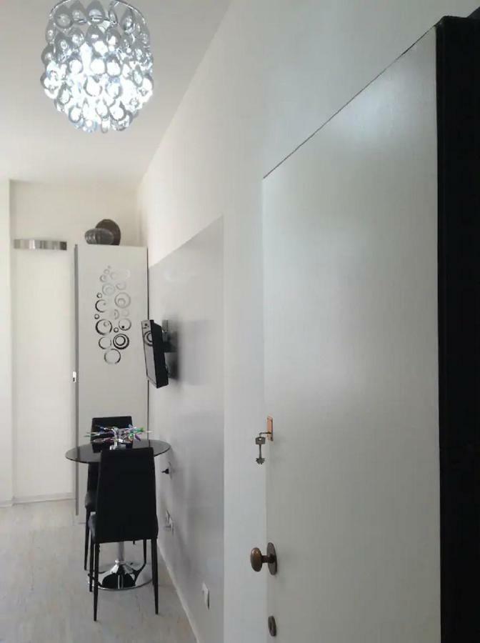 ℒovely & ℰlegant Studio Next To Duomo/Missori Milan Bagian luar foto