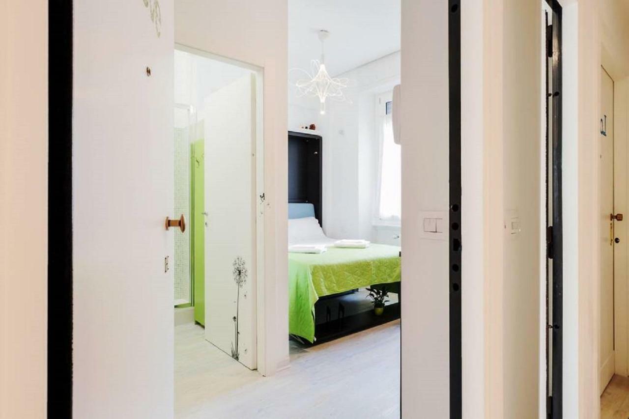 ℒovely & ℰlegant Studio Next To Duomo/Missori Apartment Milan Bagian luar foto