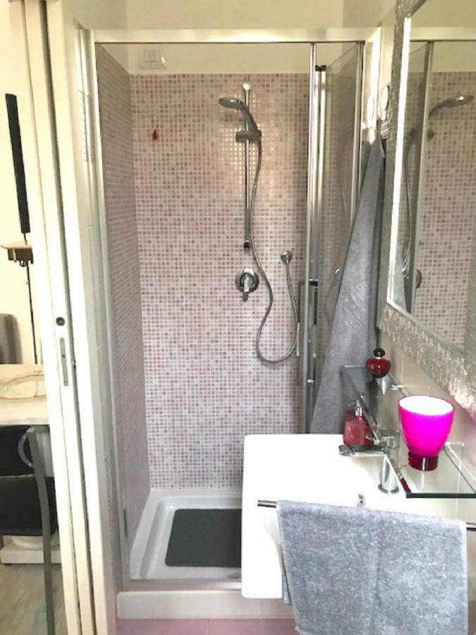 ℒovely & ℰlegant Studio Next To Duomo/Missori Milan Bagian luar foto